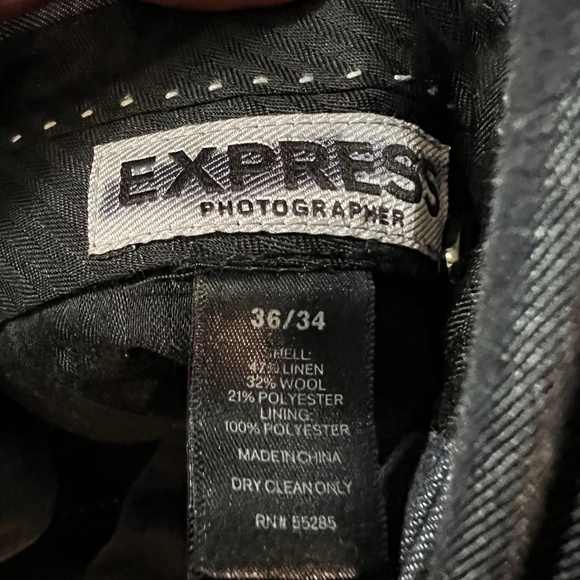 Express Photographer fitted suit. Jacket-42L, Pants-36W/34L - Picture 6 of 14